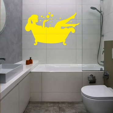 Наклейка девушка в ванне