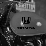 Наклейка на мотоцикл Honda logo