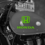 Наклейка на мотоцикл Honda logo