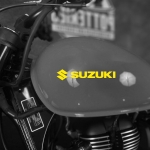 Наклейка на мотоцикл логотип Suzuki